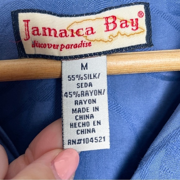 Jamaica Bay Blue Floral Button Down T-Shirt Silk Blend Sz. Medium - Picture 5 of 9